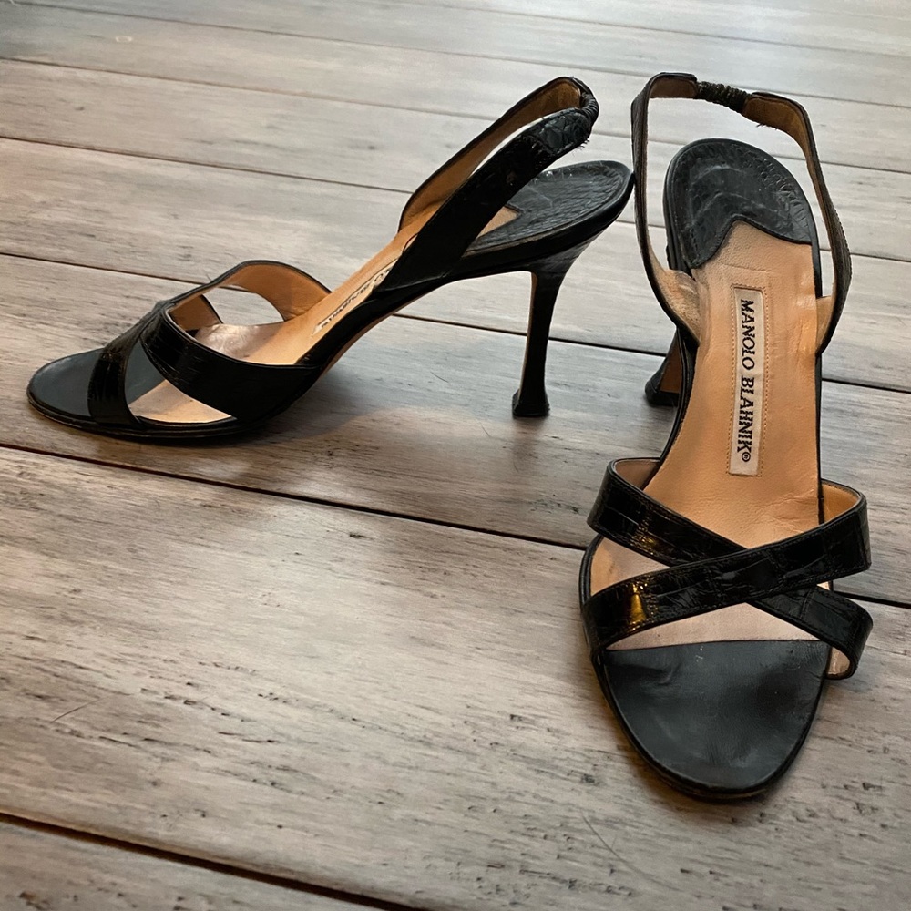 MANOLO BLAHNIK KITTEN HEELS